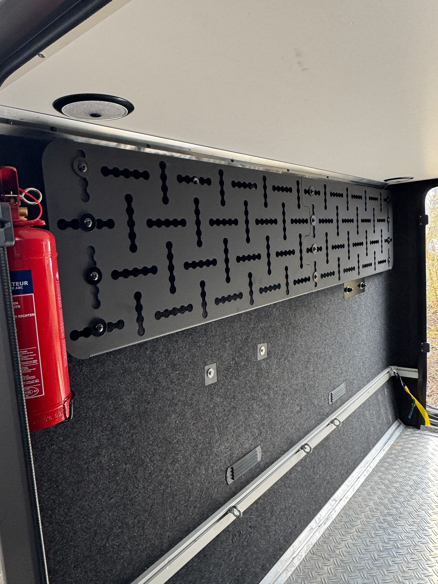 HYMER MLT Heckgarage Organizer – Ordnungssystem für Wohnmobil Stauraum 2 HYMER MLT Heckgarage Organizer – Ordnungssystem für Wohnmobil Stauraum – Bild 2